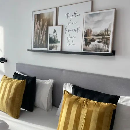Skyline 504 Apartment