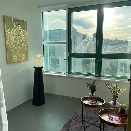 Apartment Skyline 504